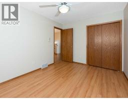 44 Straddock Crescent SW - photo 21