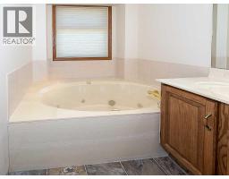 44 Straddock Crescent SW - photo 28