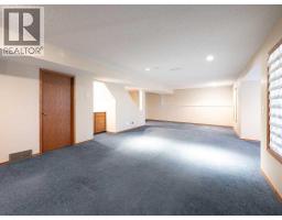 44 Straddock Crescent SW - photo 32