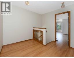 44 Straddock Crescent SW - photo 19