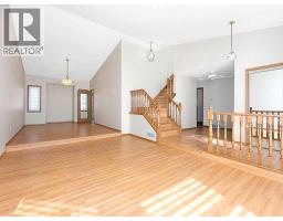 44 Straddock Crescent SW - photo 5
