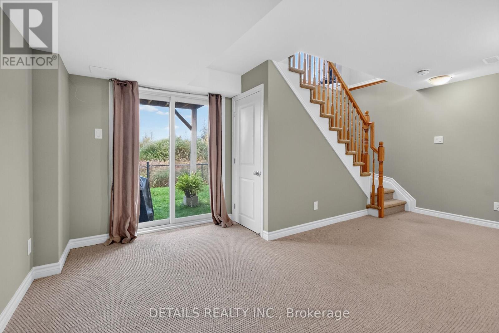 744 DEARBORN PRIVATE - 33