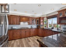 5pc Bathroom - 38 West Mitford Crescent, Cochrane, AB T4C1L1 Photo 10