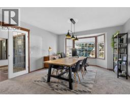 Kitchen - 38 West Mitford Crescent, Cochrane, AB T4C1L1 Photo 6