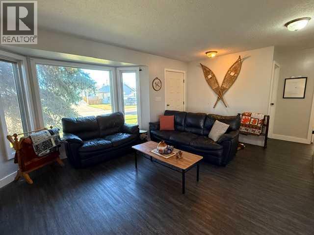 10415 107 Avenue - 7