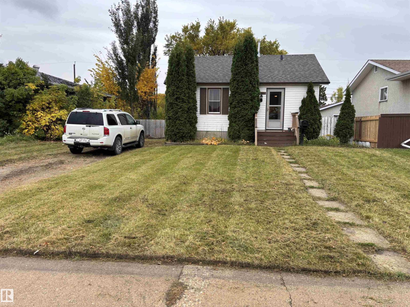7623 130 AV NW - 4