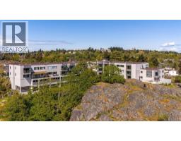 416 1433 Faircliff Lane, Victoria, BC V8S3J6 Photo 37