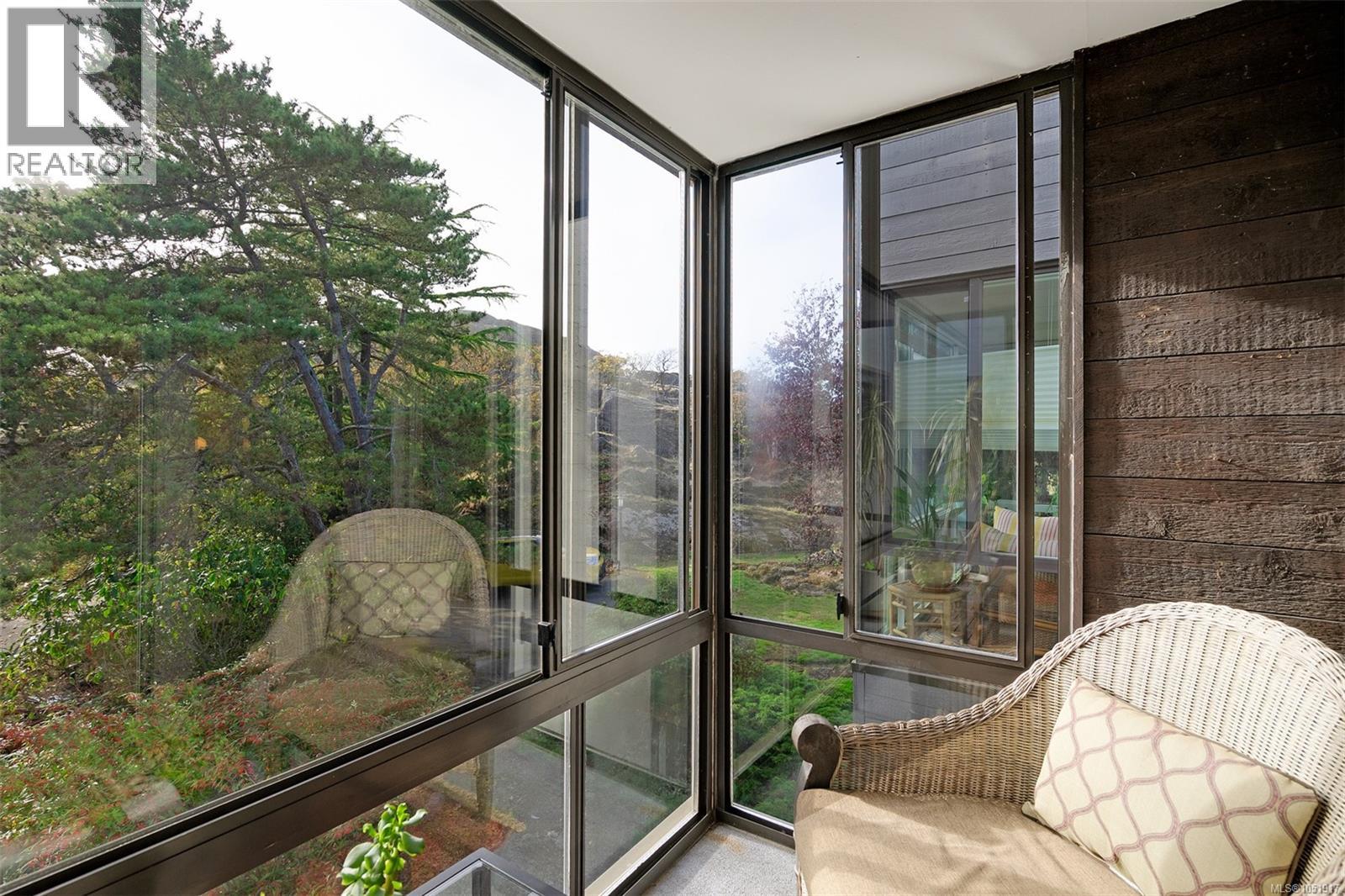 416 1433 Faircliff Lane, Victoria