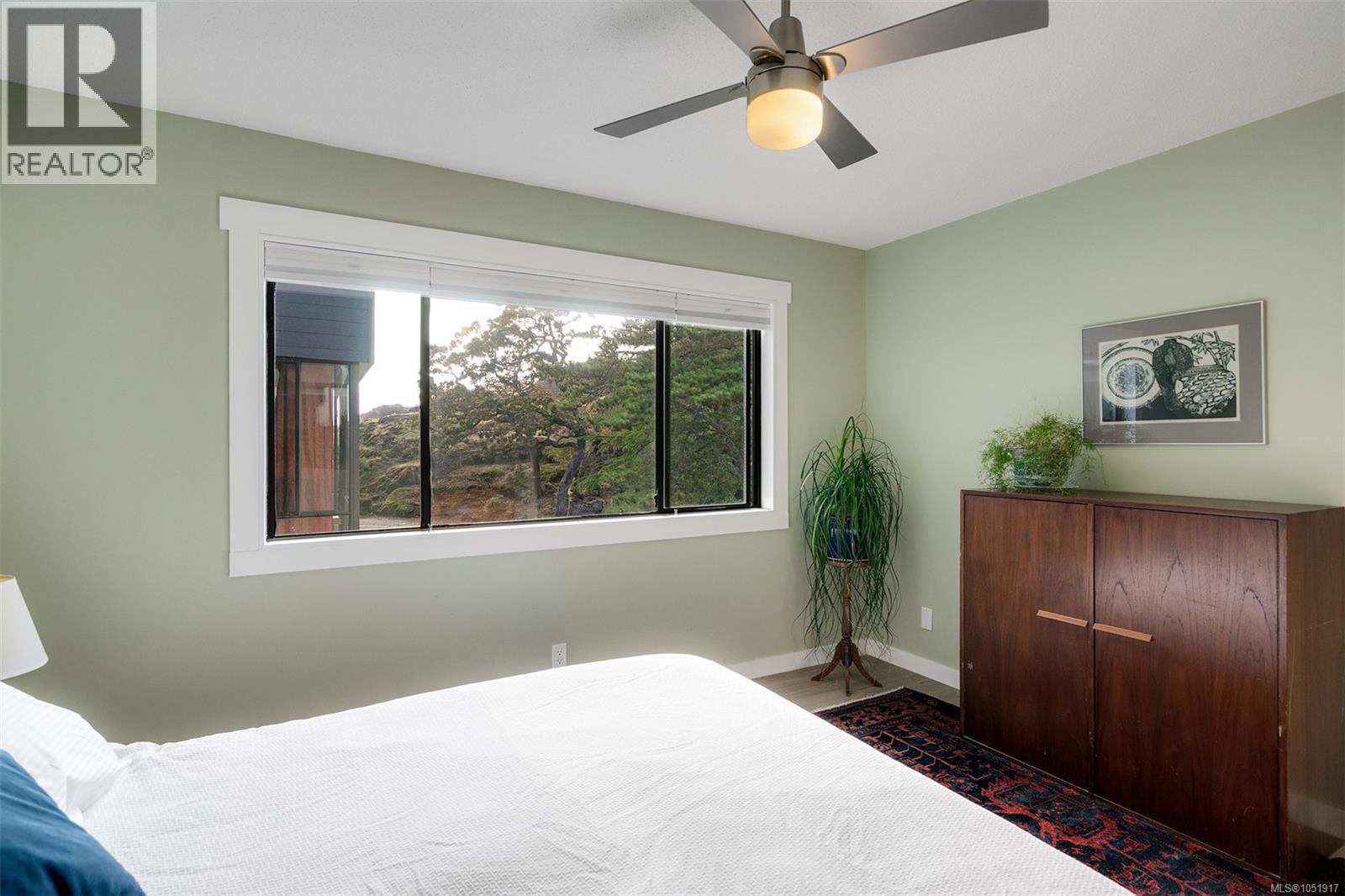 416 1433 Faircliff Lane, Victoria