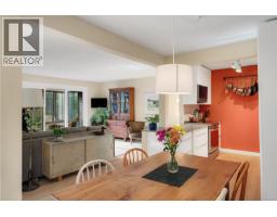 416 1433 Faircliff Lane, Victoria, BC V8S3J6 Photo 14