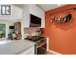 416 1433 Faircliff Lane, Victoria, BC V8S3J6 Photo 8