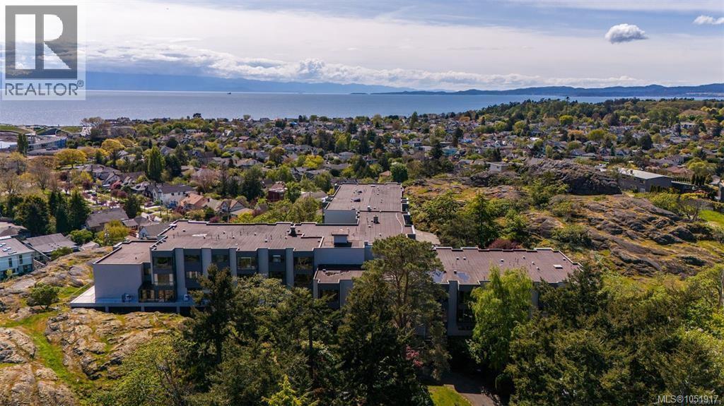 416 1433 Faircliff Lane, Victoria