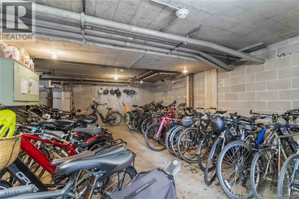 416 1433 Faircliff Lane, Victoria