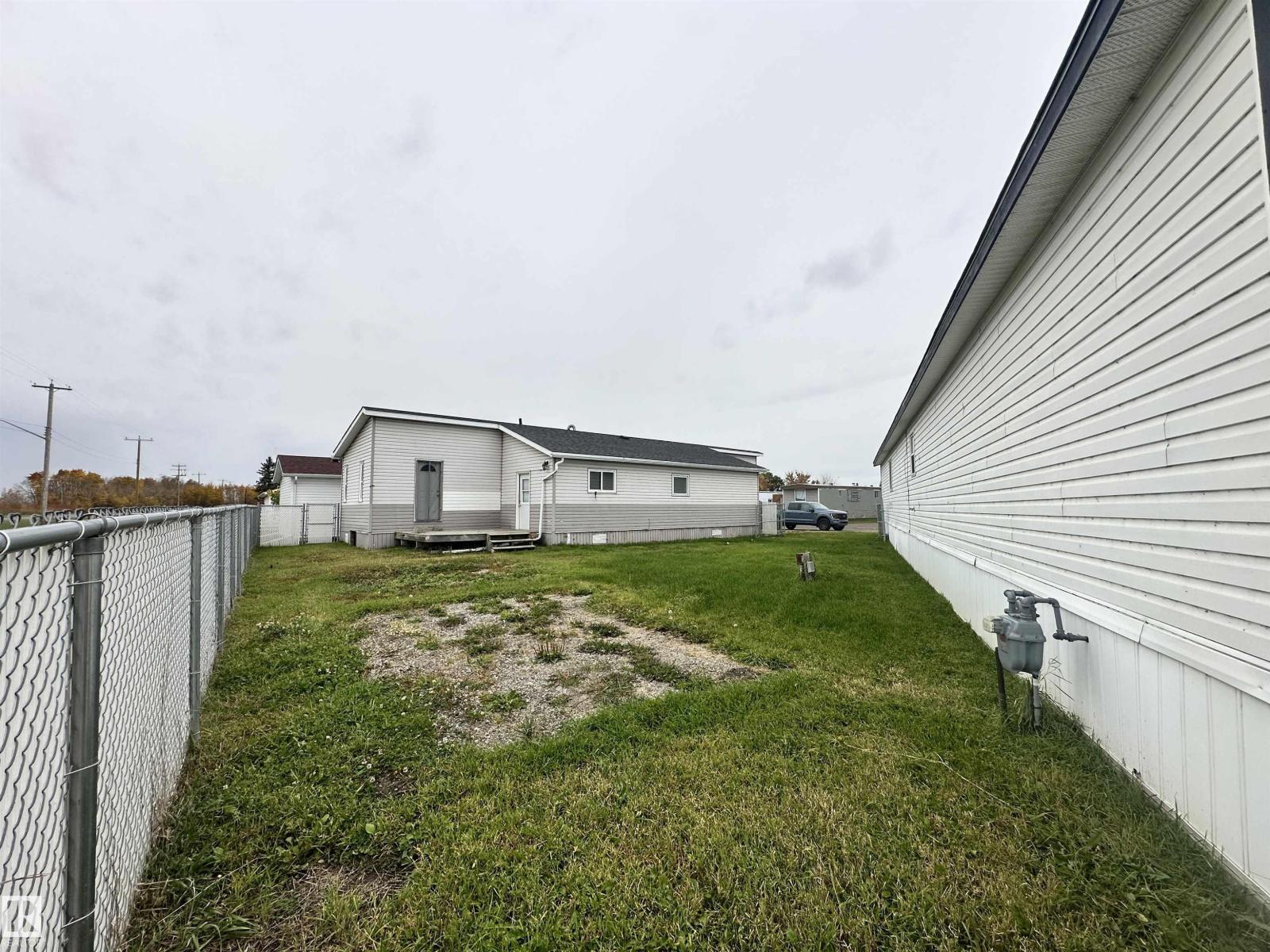 #9 5220 44Av - 4