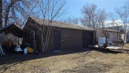 302 Oak Avenue, Winnipeg Beach, MB R0C3G0 Photo 33