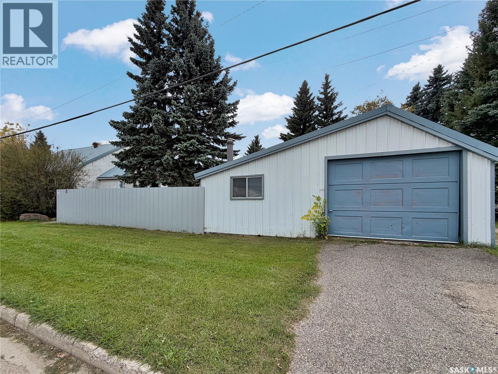 320 Pelly STREET - 46
