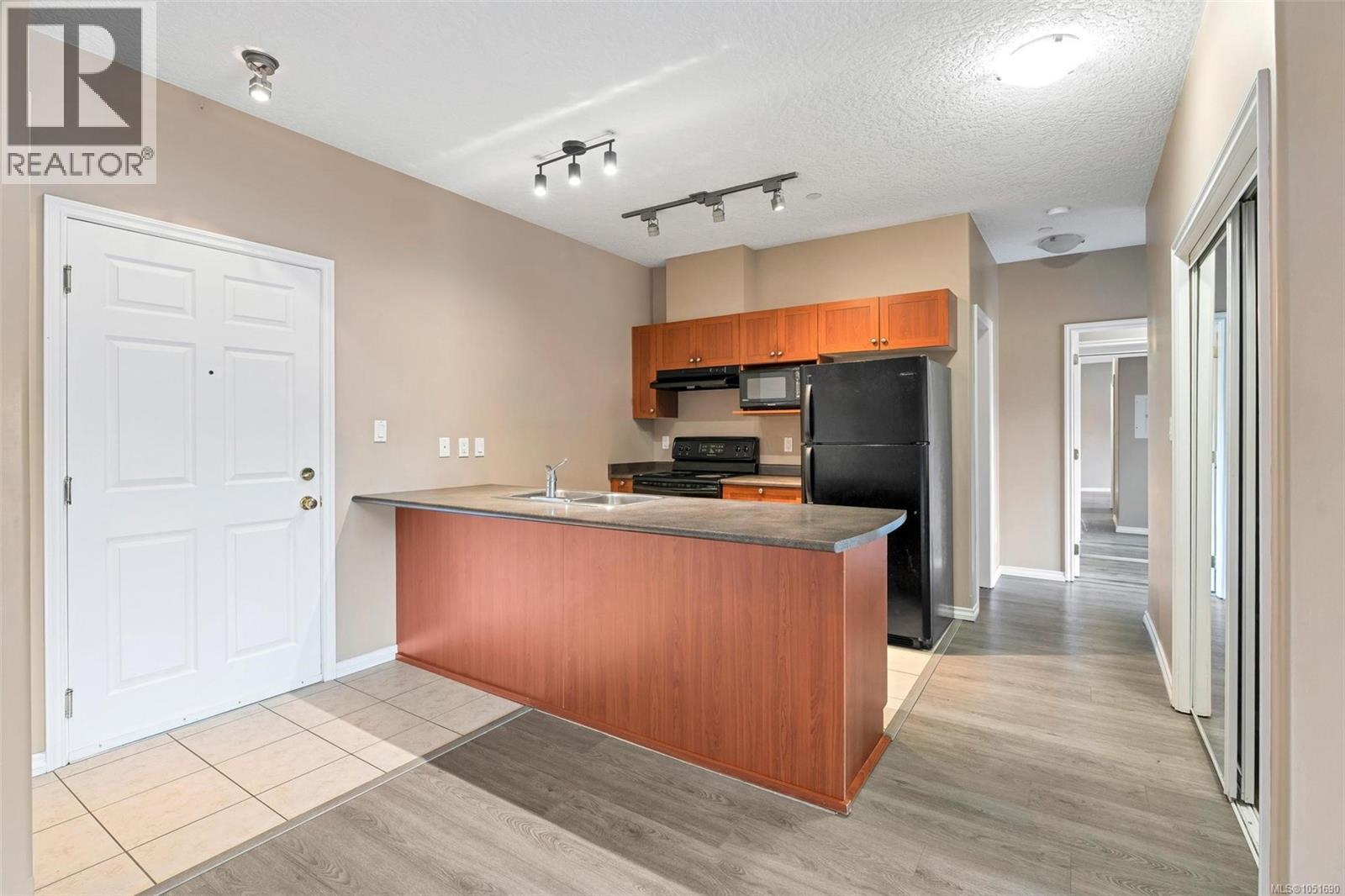 307 2823 Jacklin Rd, Langford - Image 1