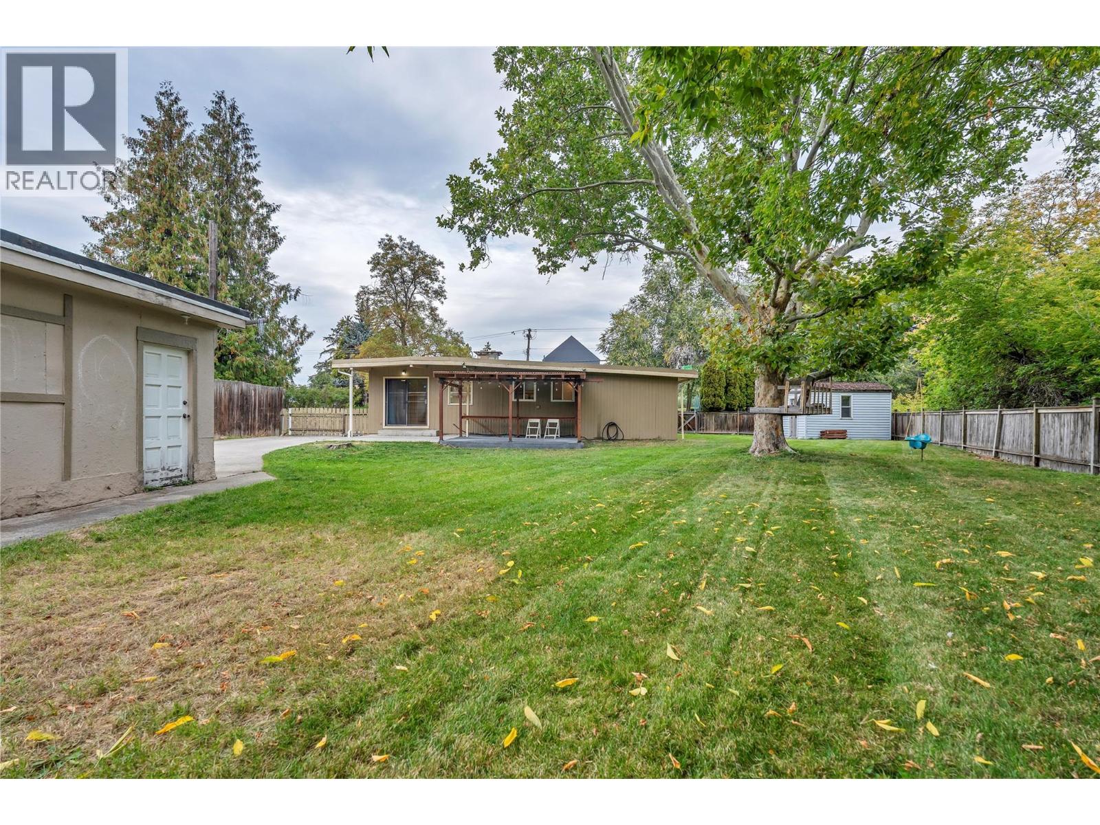 692 Vancouver Avenue - 41
