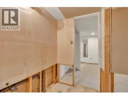 692 Vancouver Avenue, Penticton, BC V2A1A6 Photo 32