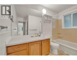 692 Vancouver Avenue, Penticton, BC V2A1A6 Photo 17