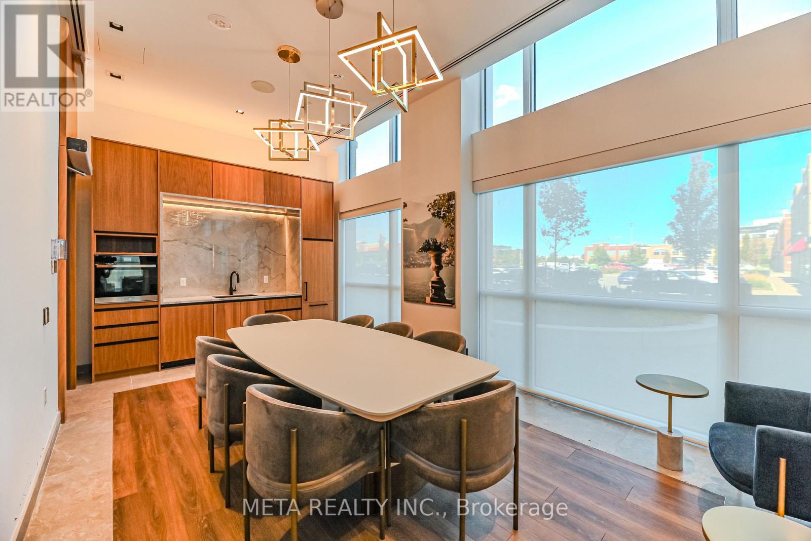 ##618 509 DUNDAS STREET - 37