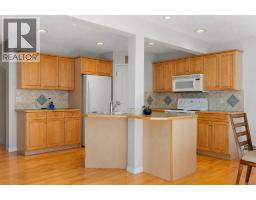 85 Royal Oak Crescent NW - photo 8