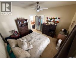 515 1st Street E, Shaunavon, SK S0N2M0 Photo 13