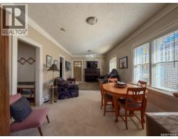 515 1st Street E, Shaunavon, SK S0N2M0 Photo 18