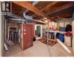 515 1st Street E, Shaunavon, SK S0N2M0 Photo 34