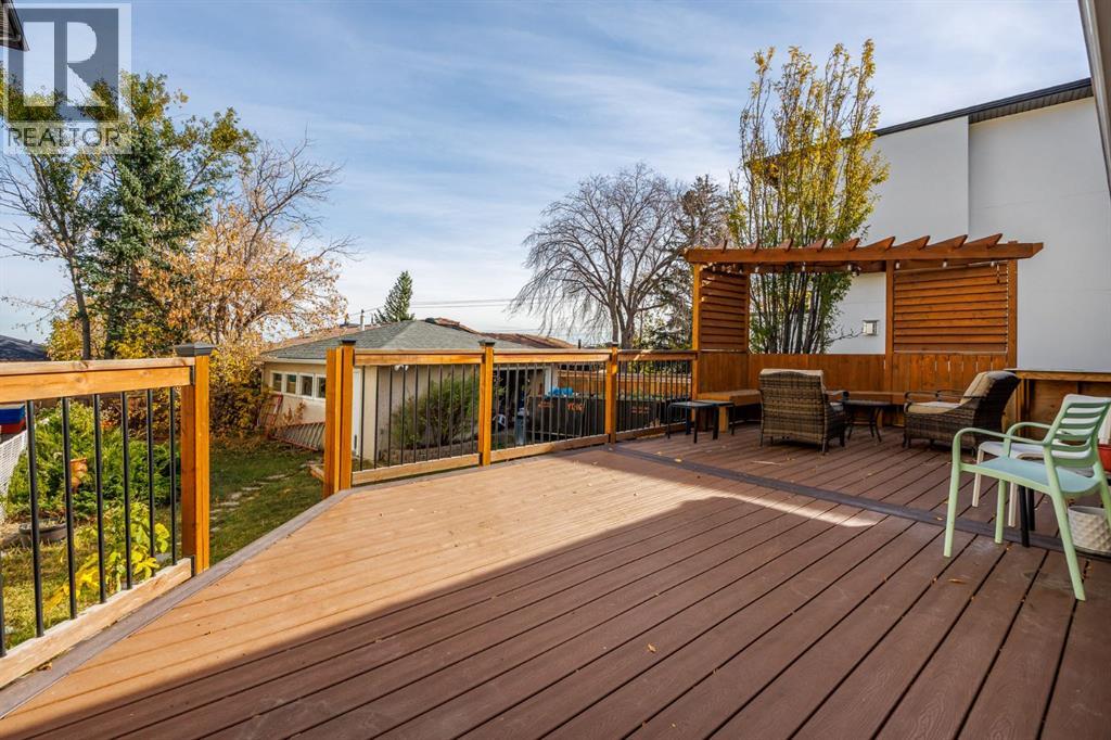 624 30 Avenue NE - 19