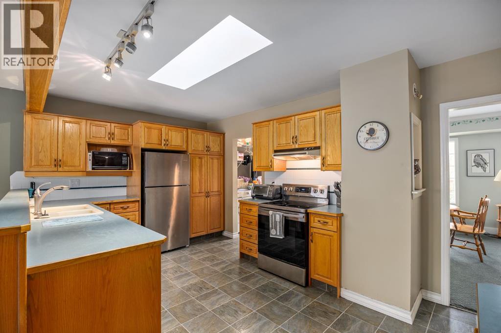 624 30 Avenue NE - 6