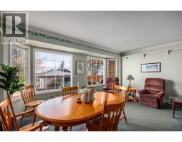 624 30 Avenue NE - photo 9