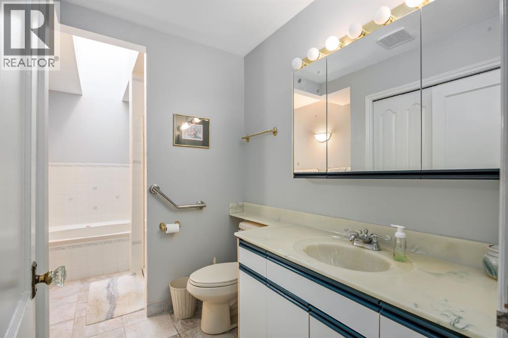 624 30 Avenue NE - 12