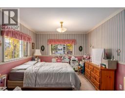 624 30 Avenue NE - photo 11