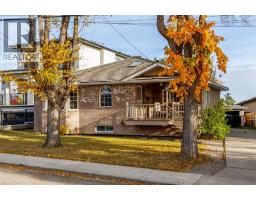 624 30 Avenue NE - photo 2