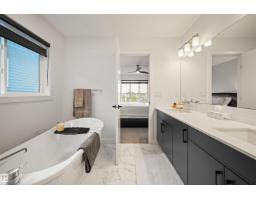 2742 Collins Cr Sw, Edmonton, AB T6W3X4 Photo 29