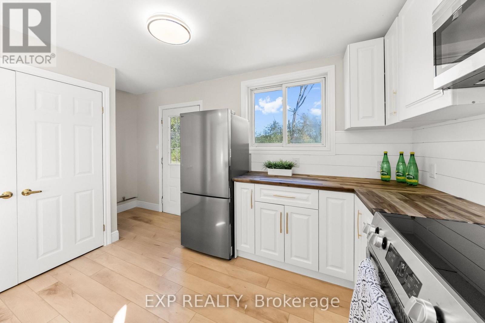 412 WINDMILL POINT ROAD N - 10
