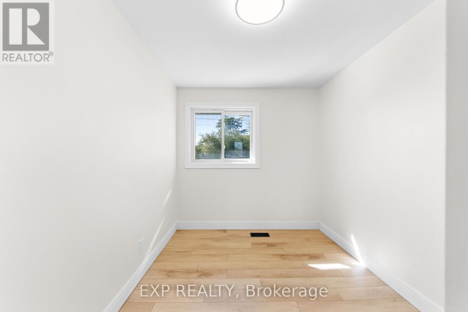 412 WINDMILL POINT ROAD N - Image 22
