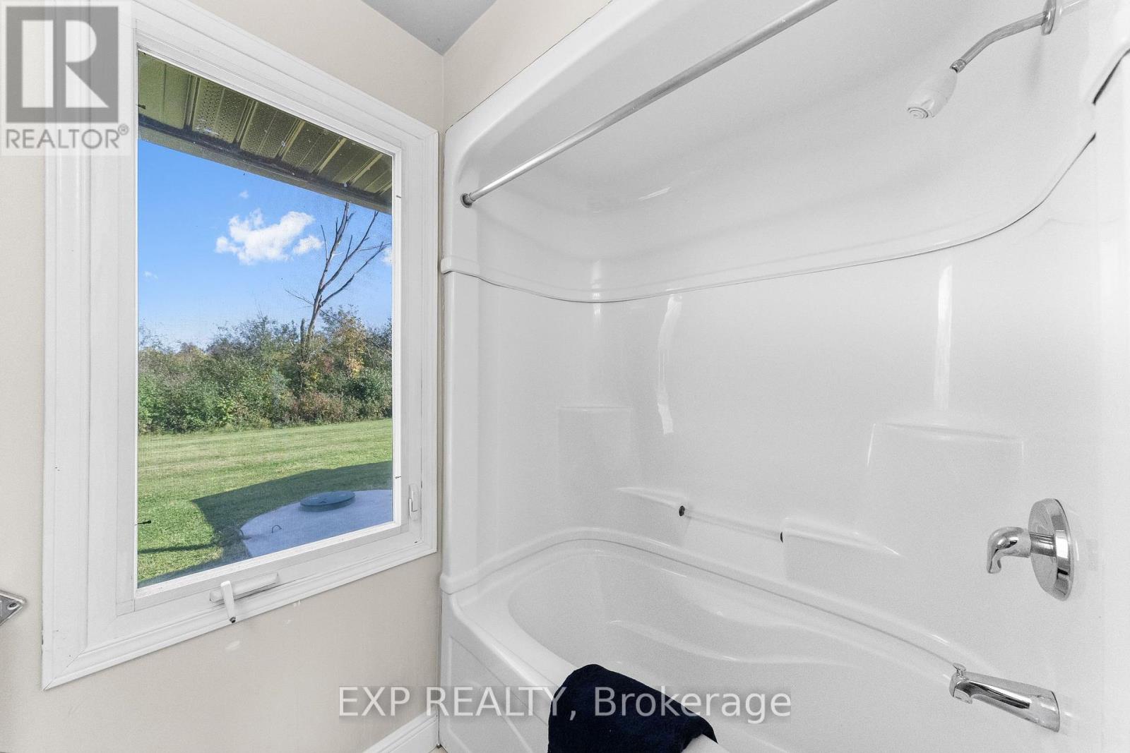 412 WINDMILL POINT ROAD N - 24
