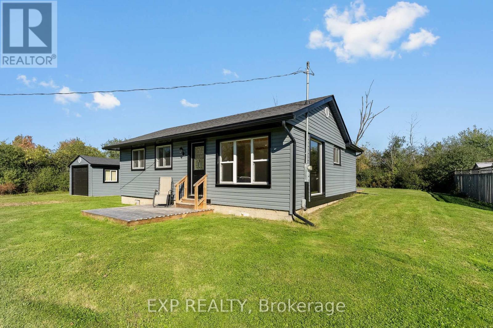 412 WINDMILL POINT ROAD N - 3