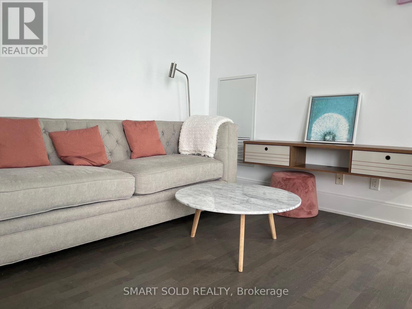 42 Charles Street — photo 2