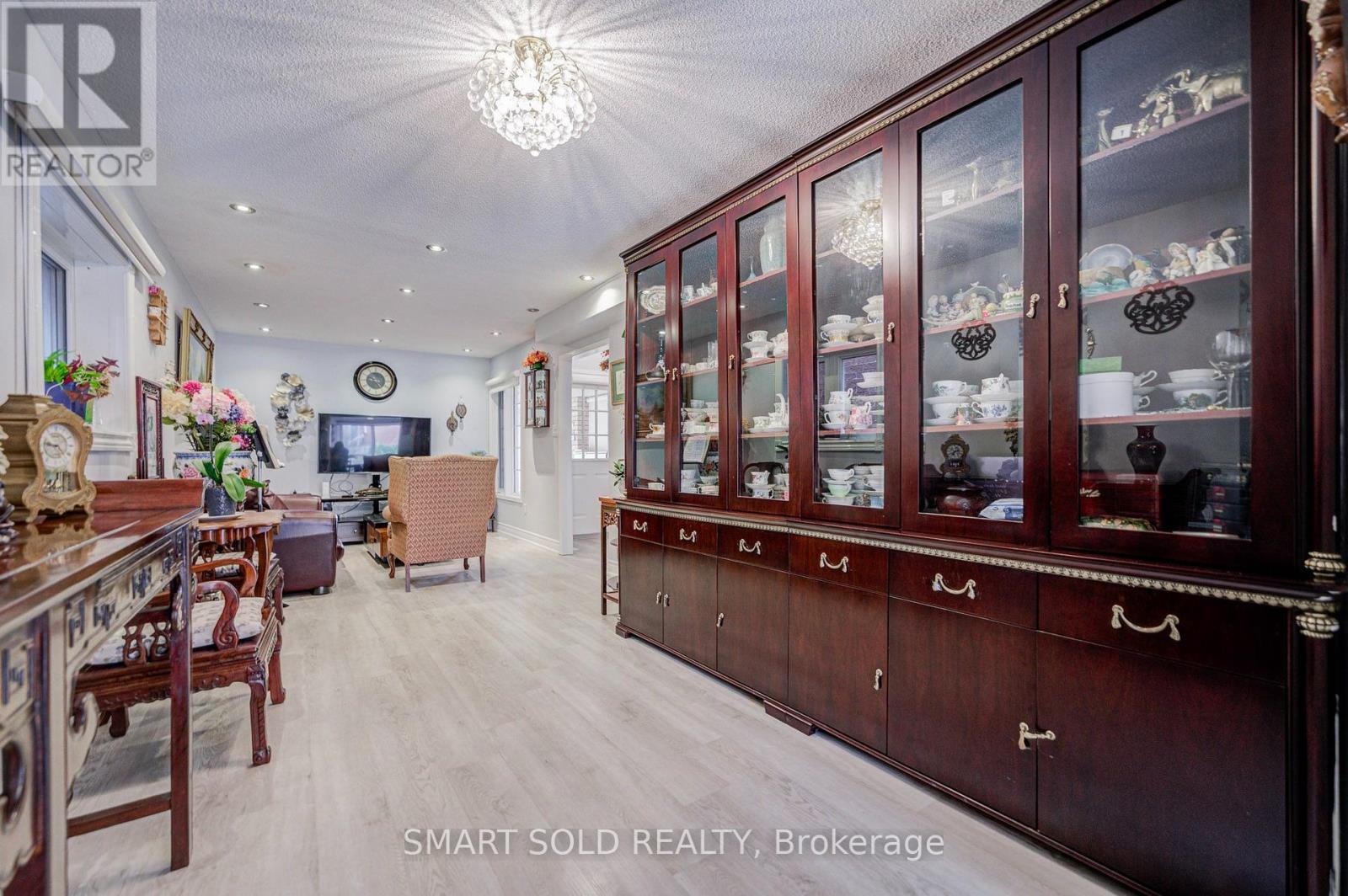 70 Connery Crescent, Markham, ON photo 10