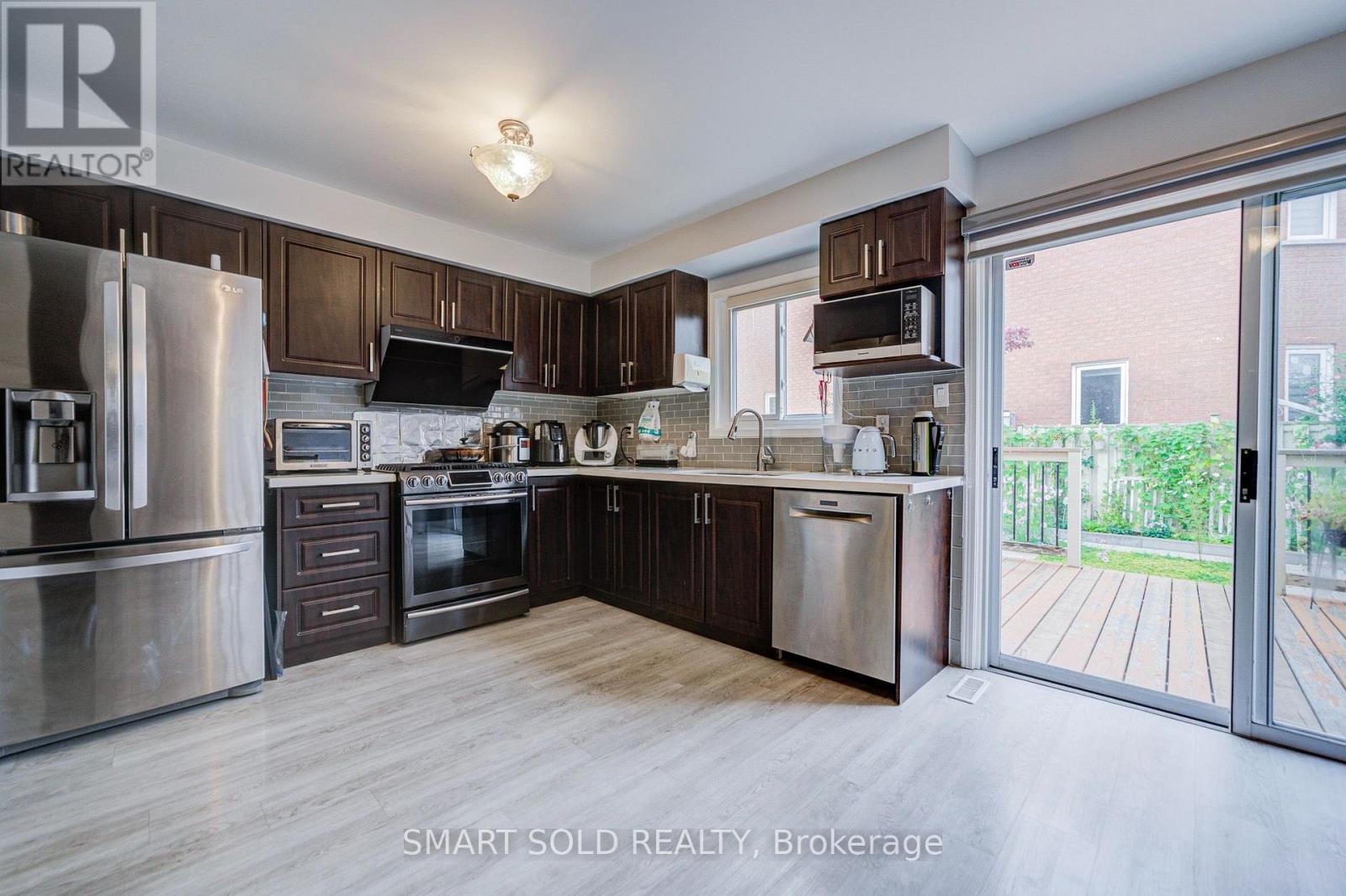 70 CONNERY CRESCENT - 13