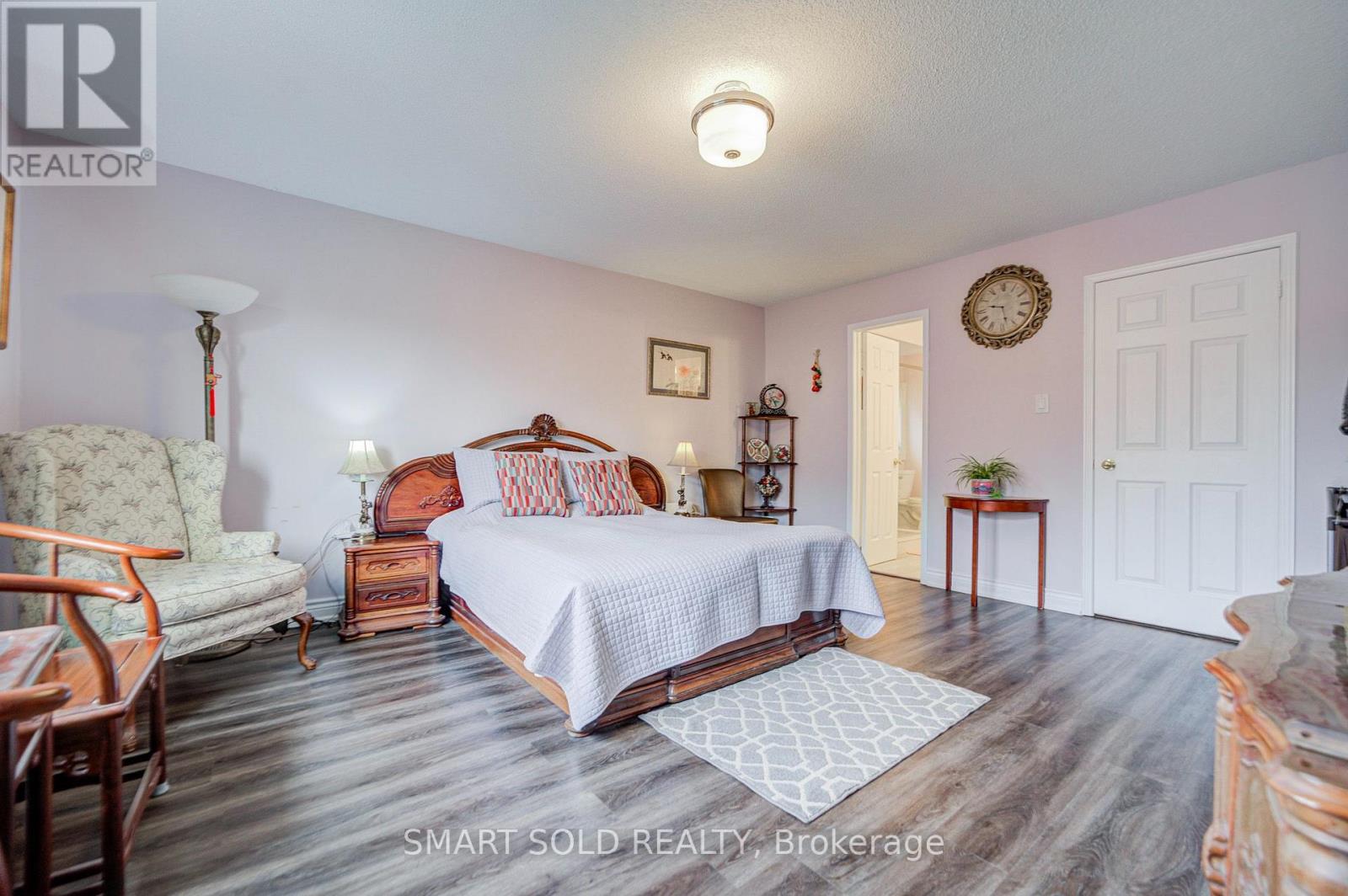 70 CONNERY CRESCENT - 25