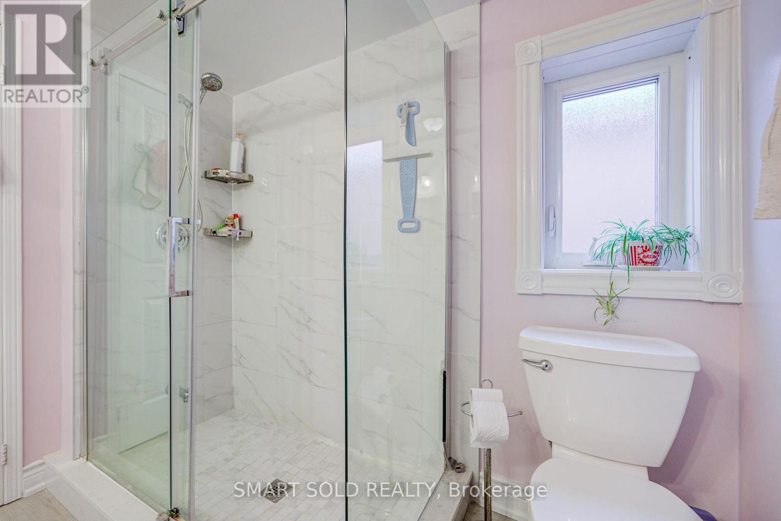 70 CONNERY CRESCENT - 28