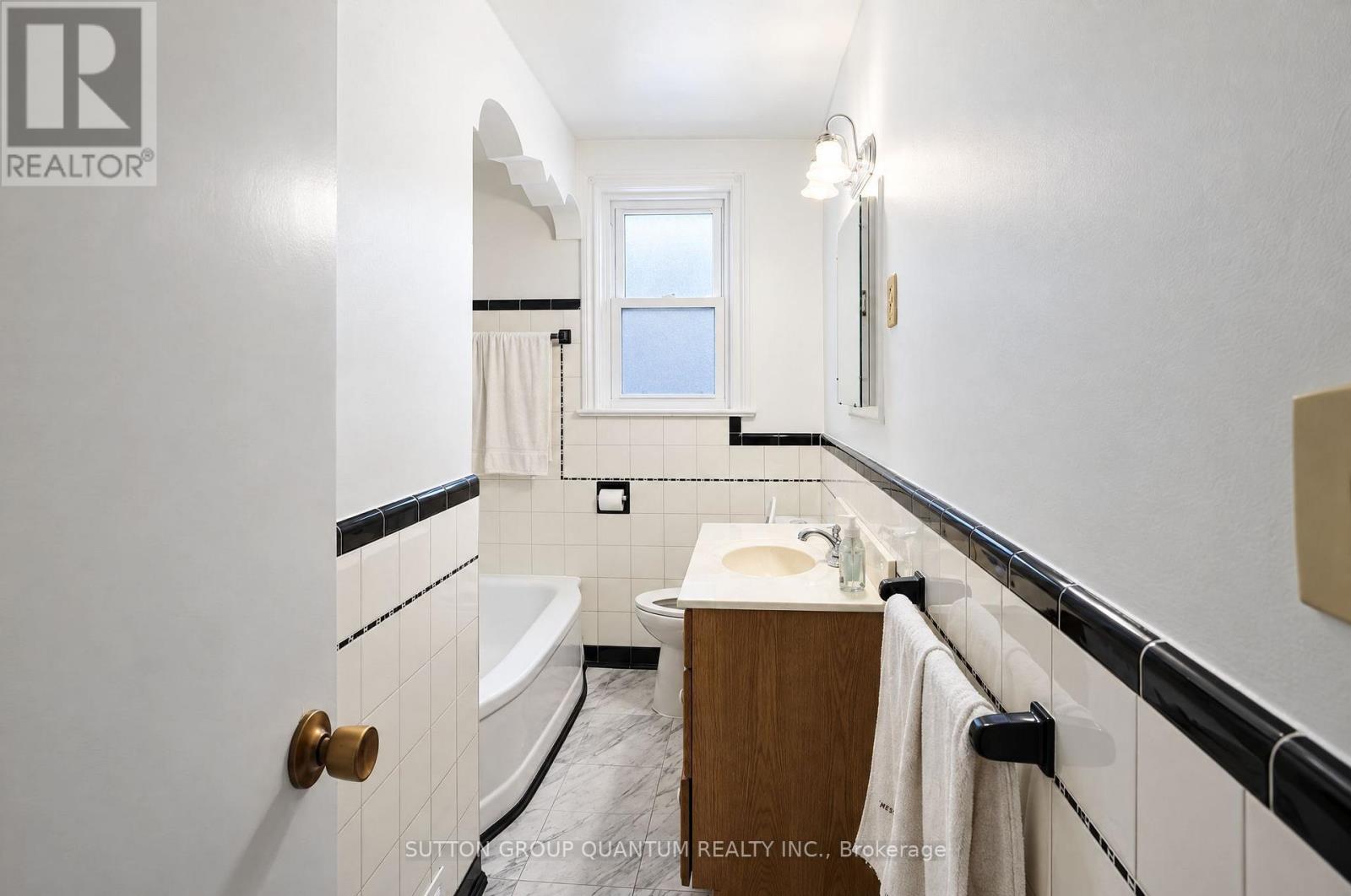 74 Cannon Road, Toronto, ON photo 5