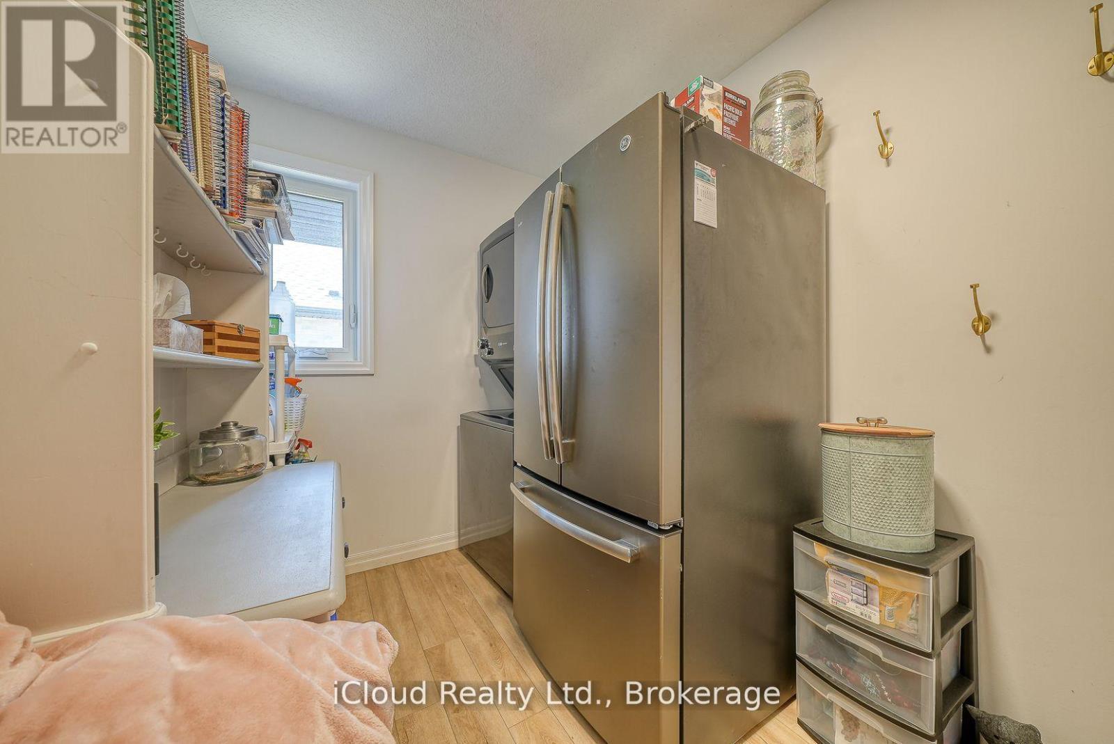 15 CURREN CRESCENT - 18