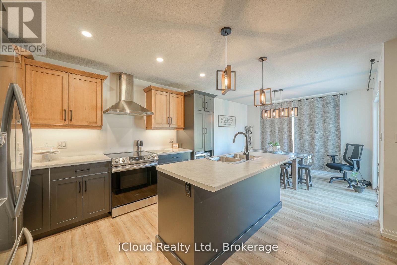 15 Curren Crescent, Tillsonburg, ON photo 9