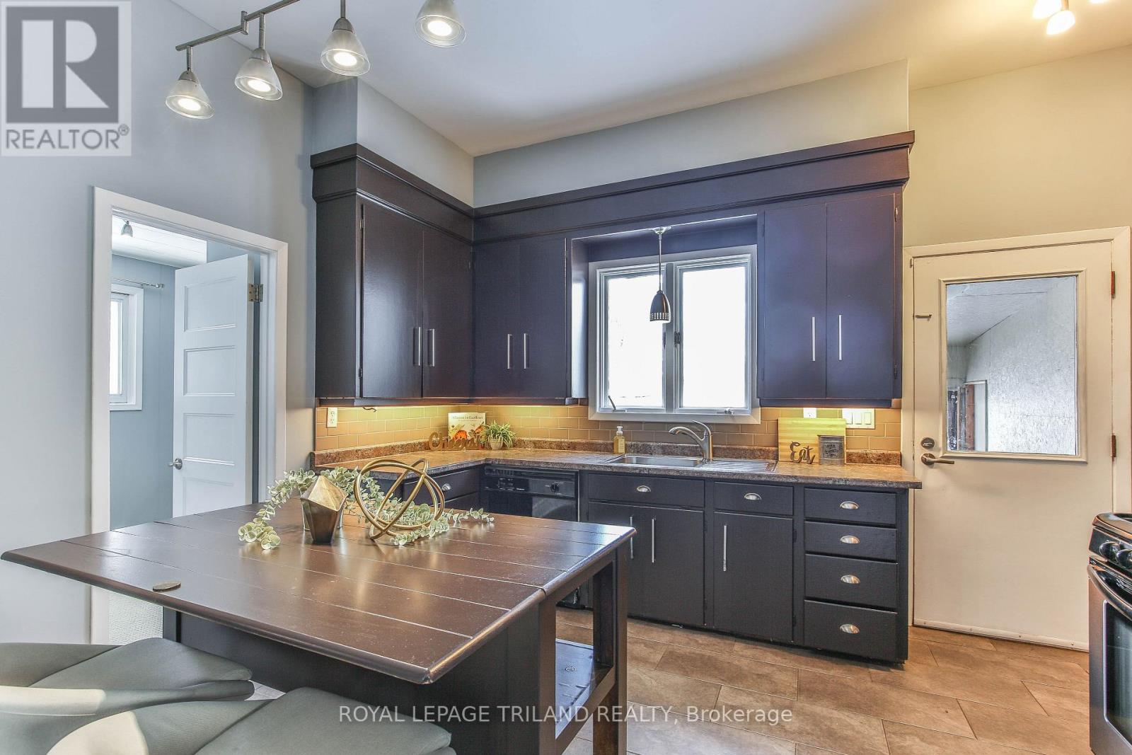 602 Central Avenue — photo 12