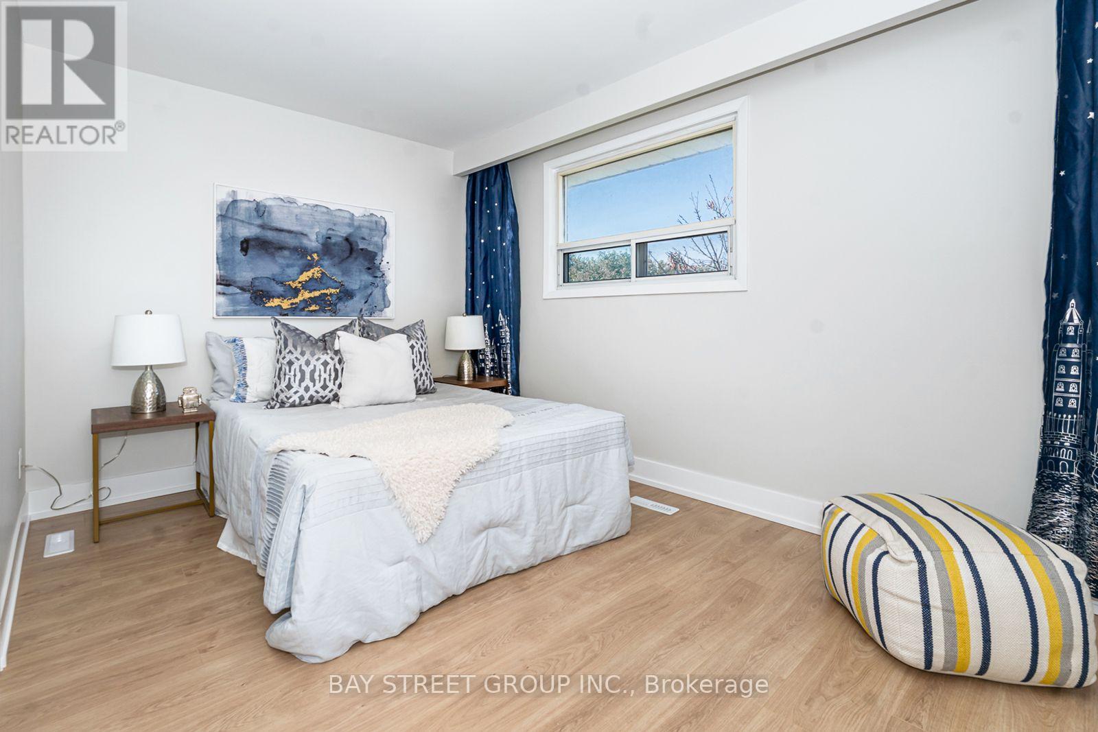 42 Faye Drive, Toronto, ON photo 14
